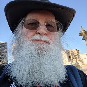 Meet your Posher, Roy